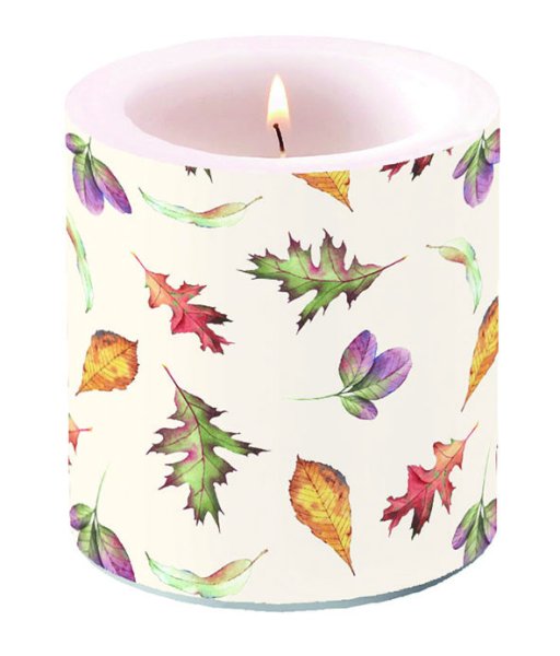 Kerze klein – Candle small – Format: Ø 7,5 cm x 9 cm – Brenndauer: 35 Std. - 1 Kerze pro Packung - Falling Leaves – fallende Blätter