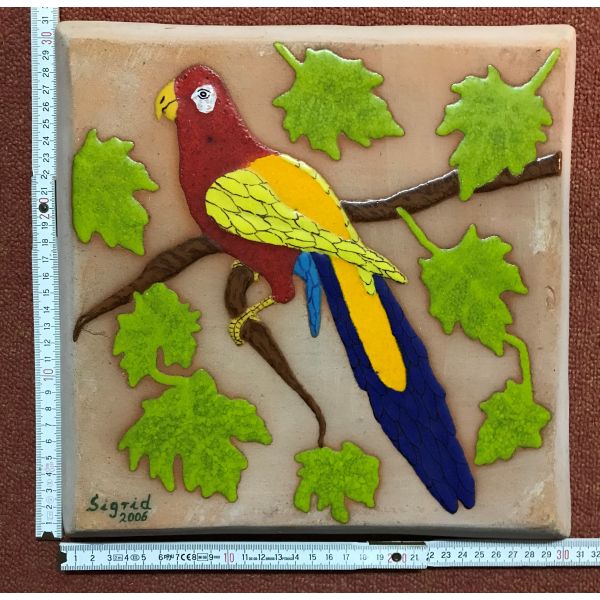 Kachelbild - bemalte Terracottaplatte - 1 große Terracotta-Kachel im Format 30,5x30,5 cm - Dekor: Papagei