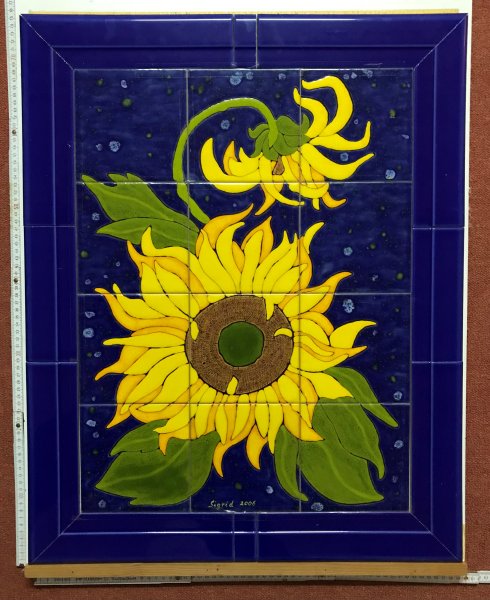 Kachelbild mit Rahmen - 3x4 Kacheln im Format 15x15cm - Gesamtgröße mit Rahmen 60 x 76cm - Dekor: Sonnenblume