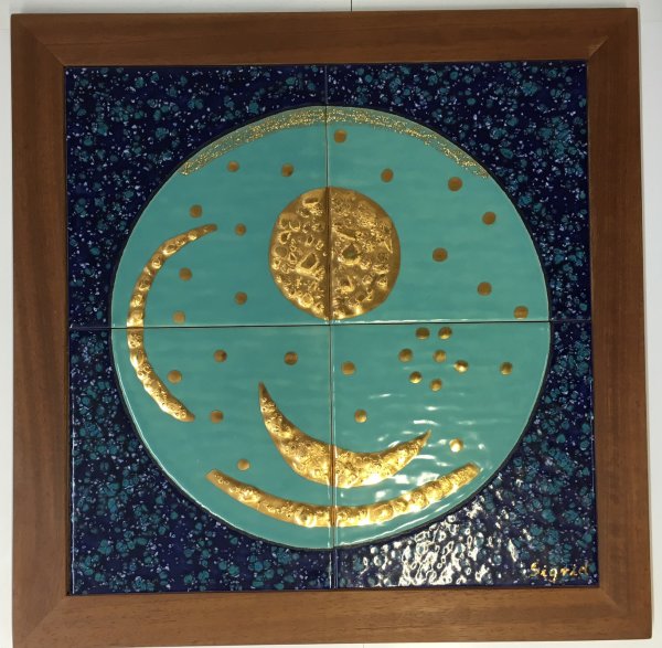 Kachelbild mit Goldlegierung und Rahmen - 2x2 Kacheln im Format 20x20 cm - Gesamtgröße mit Rahmen 48 x 48 cm - Himmelsscheibe - UVP: €399,00