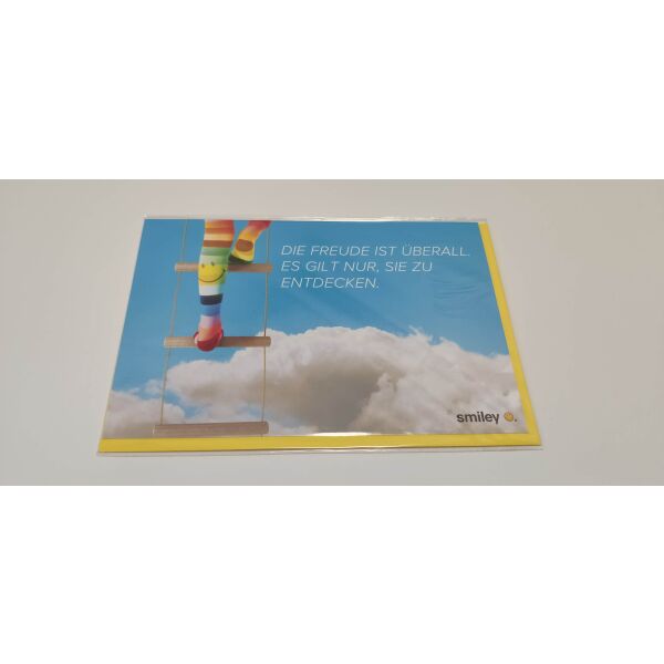 Allgemeine Wünsche Smiley Grußkarte mit Umschlag Bunte Strümpfe auf Leiter