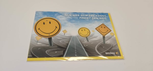Allgemeine Wünsche – Glückwunschkarte im Format 11,5 cm x 17,5 cm mit Umschlag – Serie: Smiley – Strassenwirrwarr mit Smileyschildern