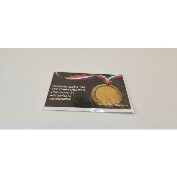 Allgemeine Wünsche Smiley Glückwunschkarte mit Umschlag 8,5 x 13cm Smiley auf Medaille